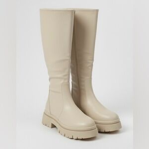 Chic Cream Knee-High Platform
Boots | US Size 8